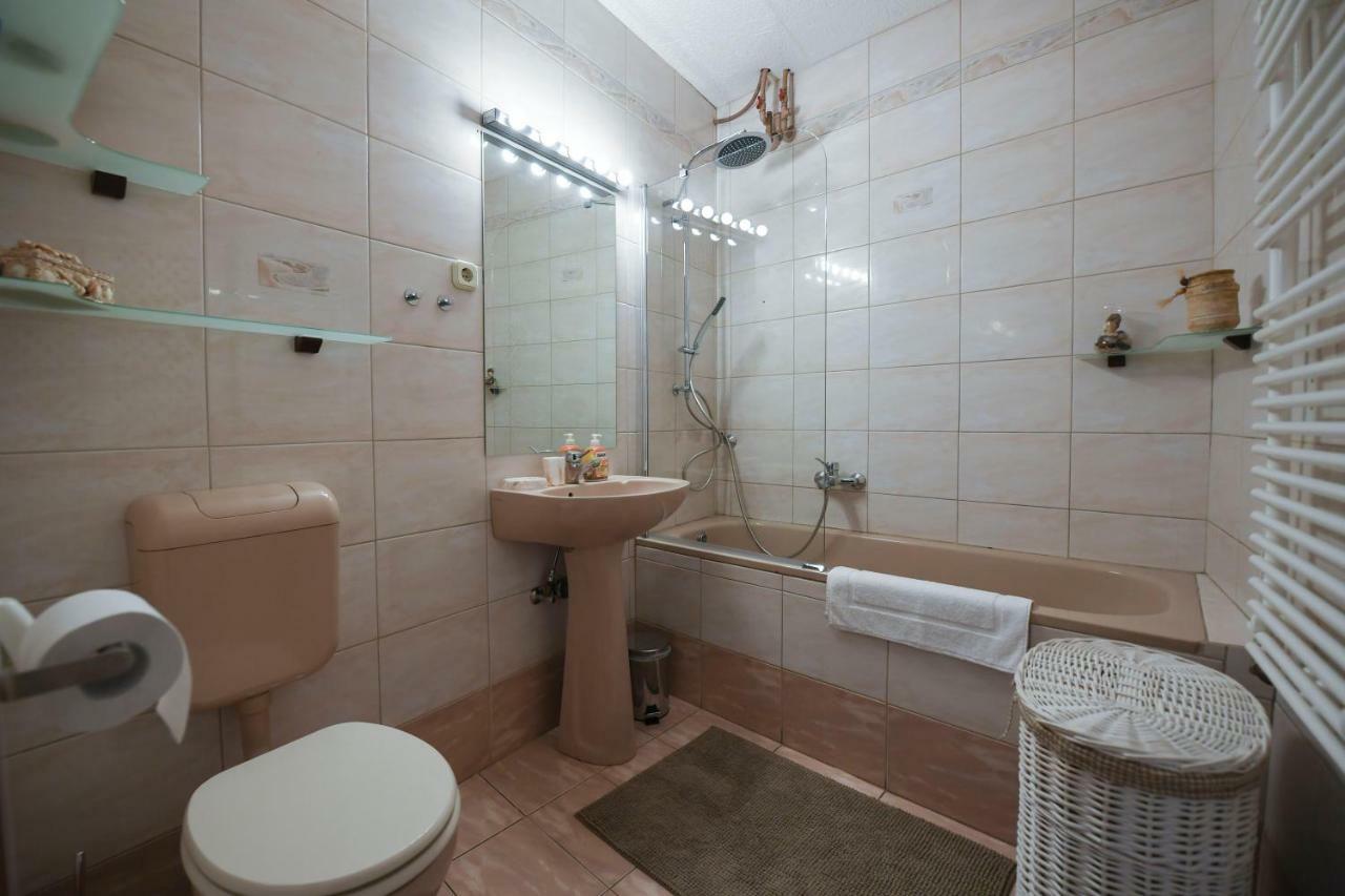 Moretti Apartman Appartement Eger Buitenkant foto